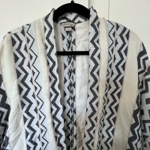 Ethereal Womens Open Poncho look Top - Picture 2 of 6